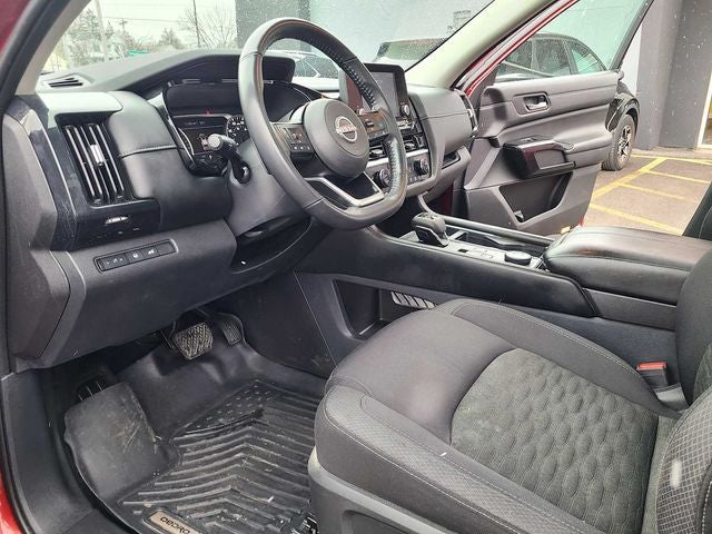 2022 Nissan Pathfinder SV