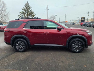 2022 Nissan Pathfinder SV