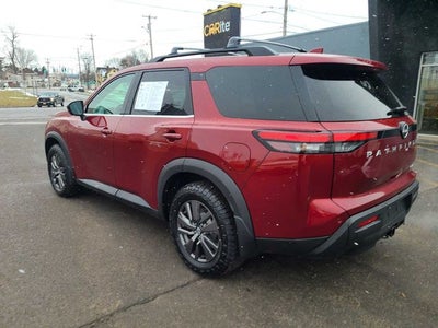 2022 Nissan Pathfinder SV
