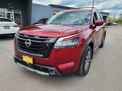 2022 Nissan Pathfinder SL