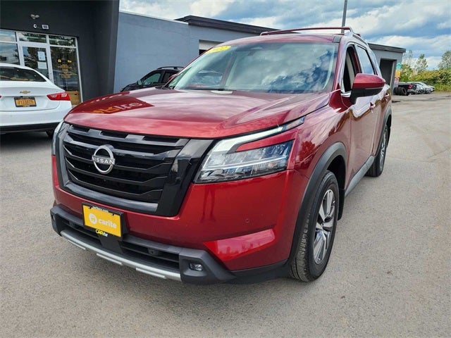 2022 Nissan Pathfinder SL