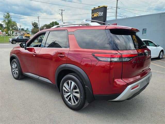 2022 Nissan Pathfinder SL