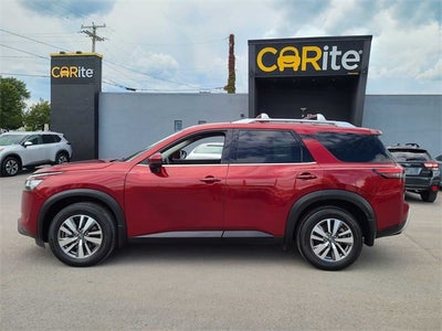 2022 Nissan Pathfinder SL