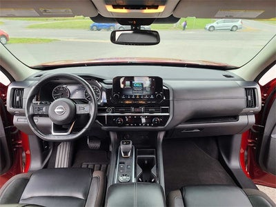 2022 Nissan Pathfinder SL