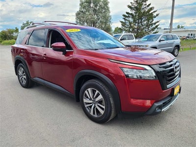 2022 Nissan Pathfinder SL
