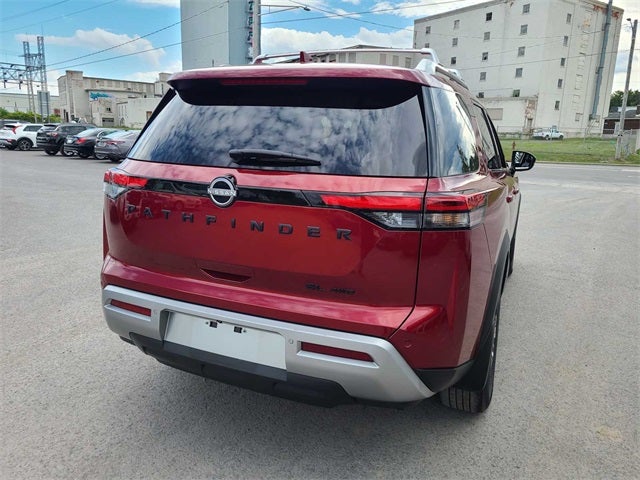 2022 Nissan Pathfinder SL