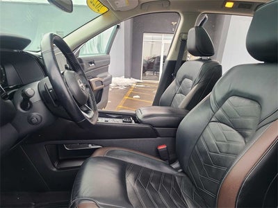 2022 Nissan Pathfinder Platinum