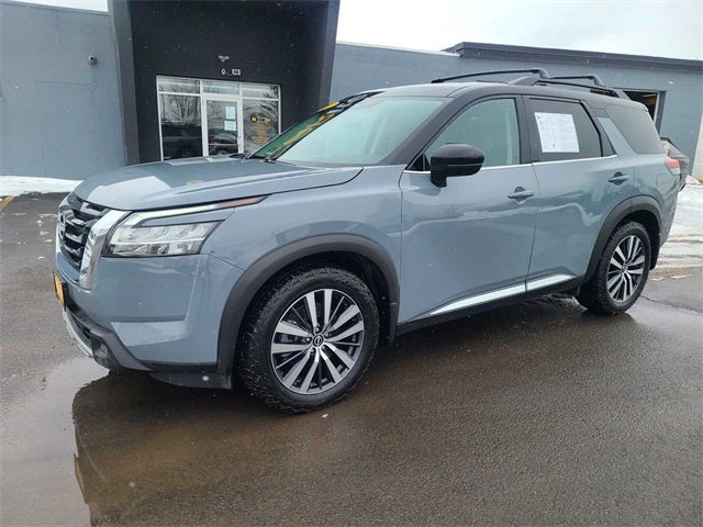 2022 Nissan Pathfinder Platinum