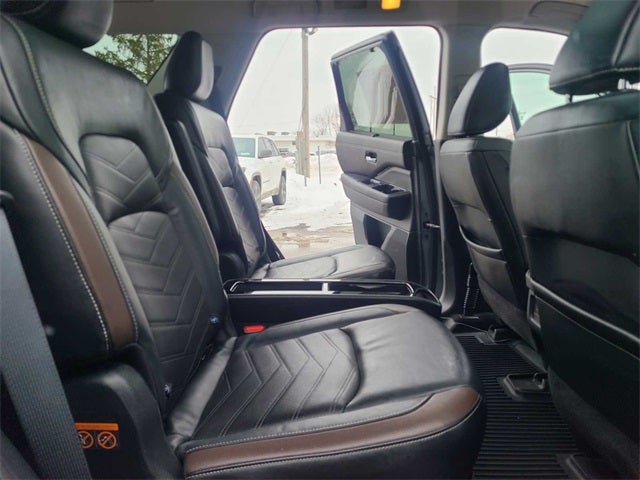 2022 Nissan Pathfinder Platinum