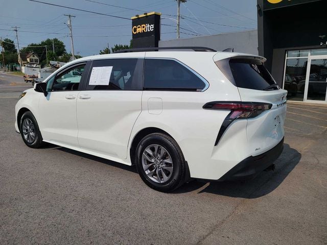 2023 Toyota Sienna LE 8 Passenger