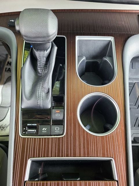 2023 Toyota Sienna LE 8 Passenger