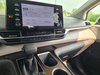 2023 Toyota Sienna LE 8 Passenger