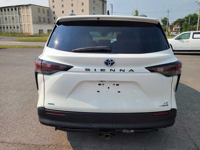 2023 Toyota Sienna LE 8 Passenger