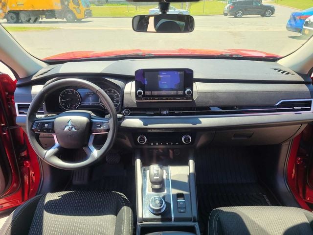 2022 Mitsubishi Outlander ES