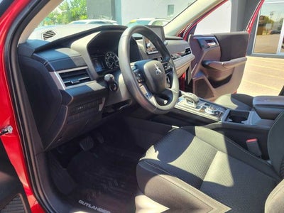 2022 Mitsubishi Outlander ES