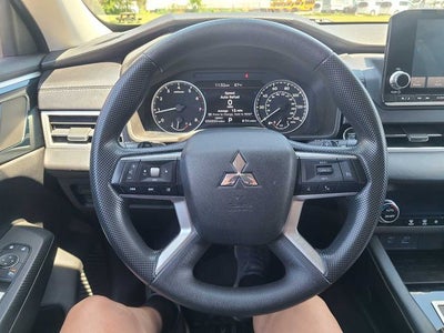 2022 Mitsubishi Outlander ES