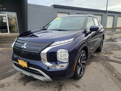 2023 Mitsubishi Outlander SE