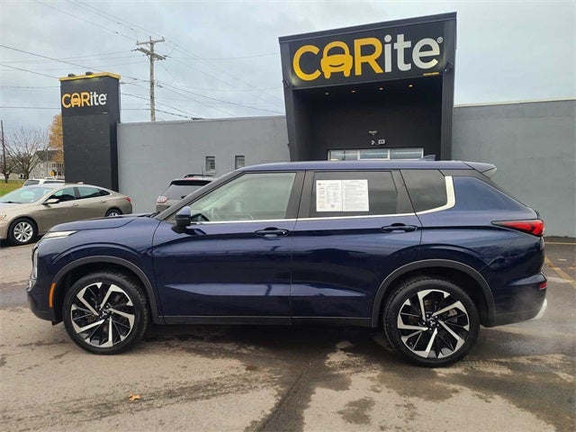 2023 Mitsubishi Outlander SE
