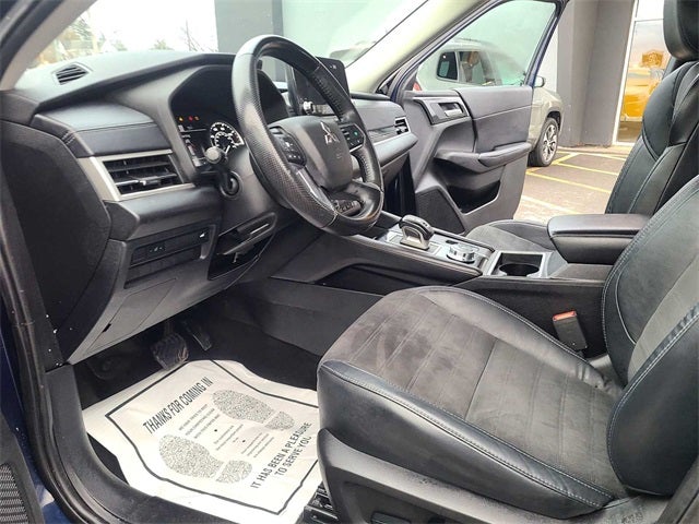 2023 Mitsubishi Outlander SE