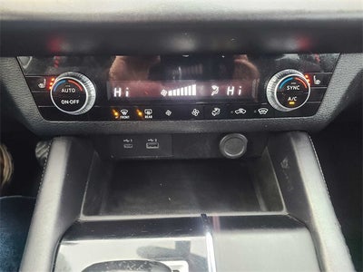 2023 Mitsubishi Outlander SE