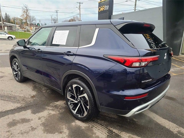 2023 Mitsubishi Outlander SE