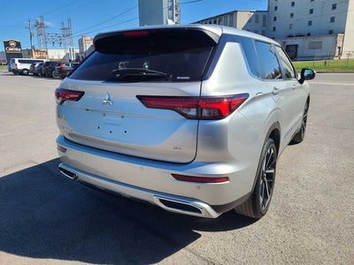 2022 Mitsubishi Outlander SE