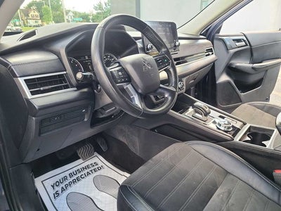 2023 Mitsubishi Outlander SE