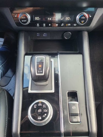 2023 Mitsubishi Outlander SE