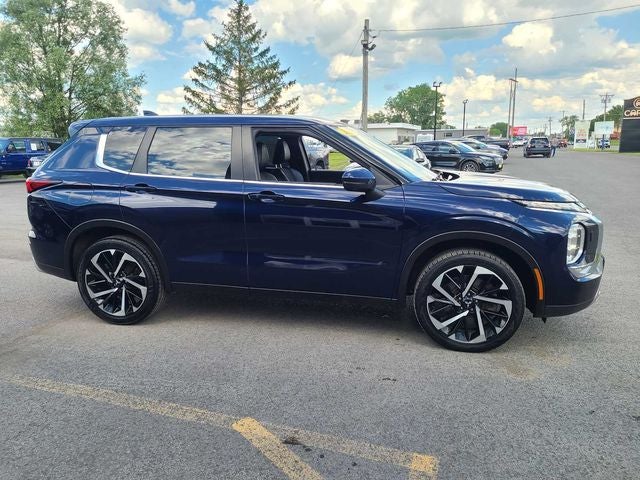 2023 Mitsubishi Outlander SE