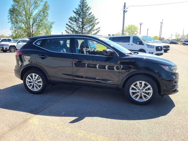 2022 Nissan Rogue Sport S