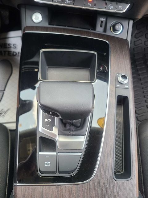 2023 Audi Q5 45 S line Premium quattro
