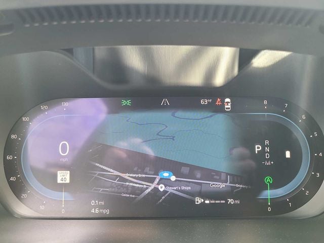 2025 Volvo XC40 B5 Plus Bright Theme