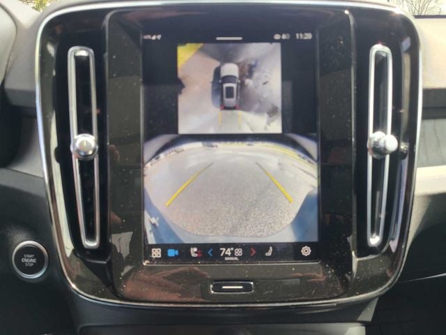 2025 Volvo XC40 B5 Plus Bright Theme