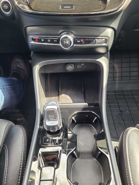 2025 Volvo XC40 B5 Plus Bright Theme