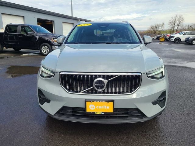 2025 Volvo XC40 B5 Plus Bright Theme