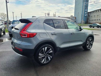 2025 Volvo XC40 B5 Plus Bright Theme