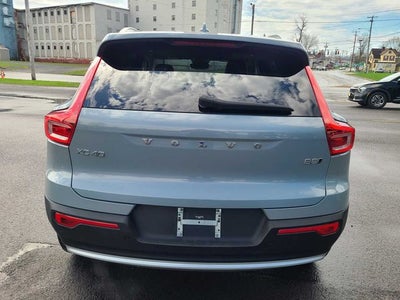 2025 Volvo XC40 B5 Plus Bright Theme