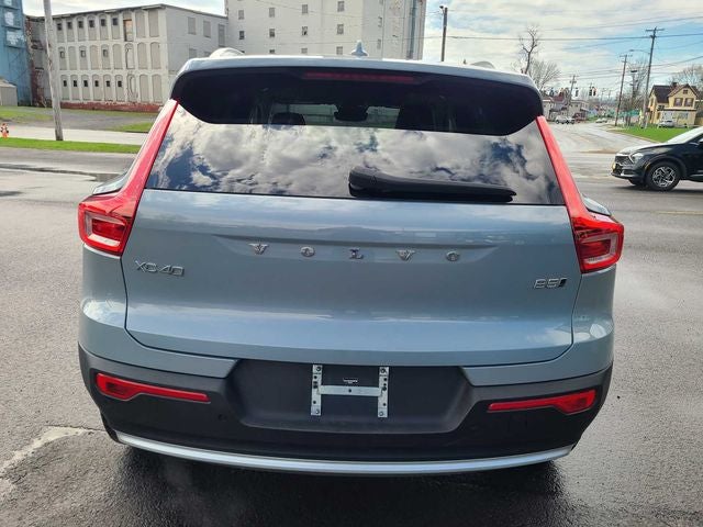 2025 Volvo XC40 B5 Plus Bright Theme