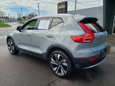 2025 Volvo XC40 B5 Plus Bright Theme