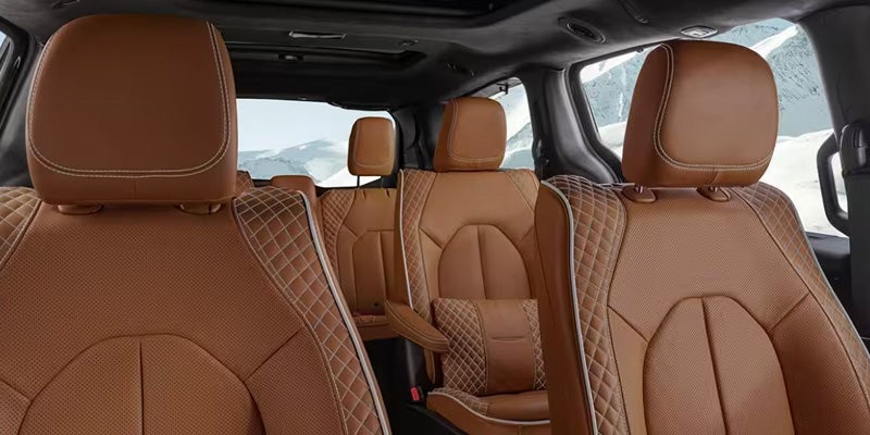 2024 Chrysler Pacifica Plug-In Hybrid interior