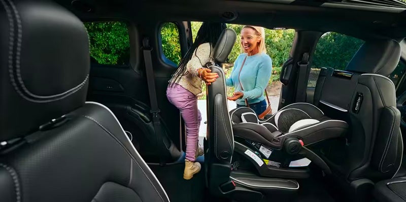2024 Chrysler Pacifica Plug-In Hybrid interior